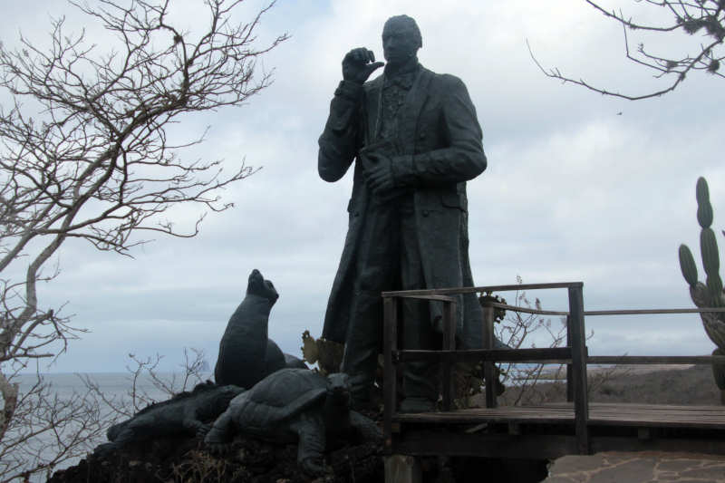 Statue unterhalb des Fregattvogelfelsens