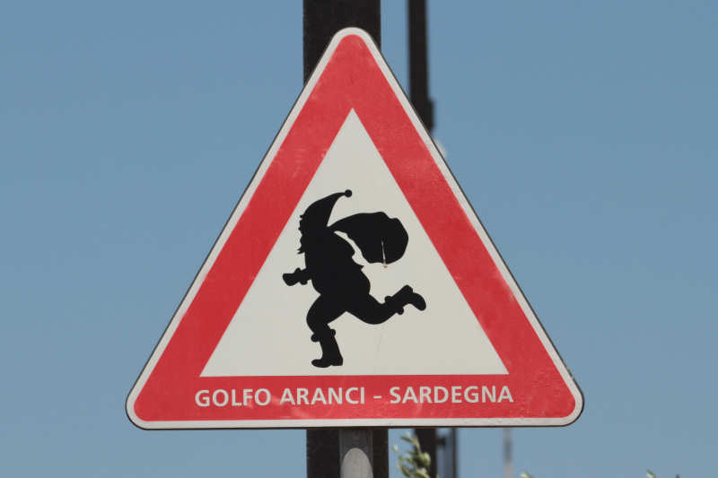 Verkehrsschild in Golfo Aranci