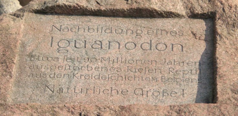 iguanodon-2.jpg